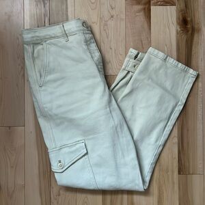 Aritzia | High Waisted Cargo Pant